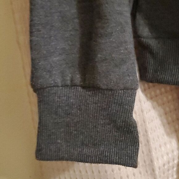 SCHITT Creek long sleeve sweatshirts size M - Picture 4 of 6